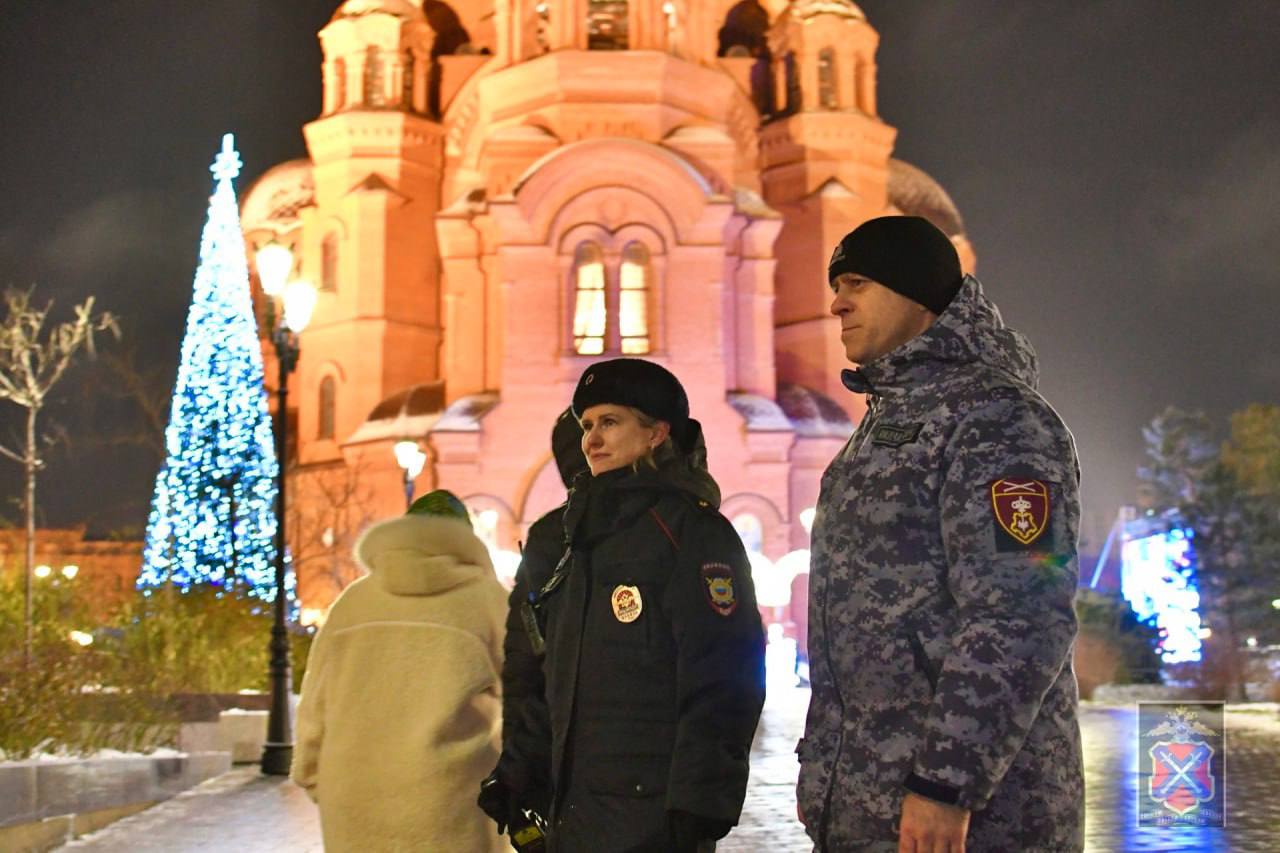 Сотрудники Волгоградской полиции обеспечили правопорядок в Рождественский сочельник Сотрудники Волгоградской полиции обеспечили правопорядок в Рождественский сочельник